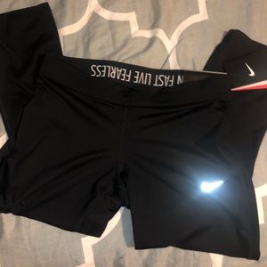 NWT Nike cropped running bottoms